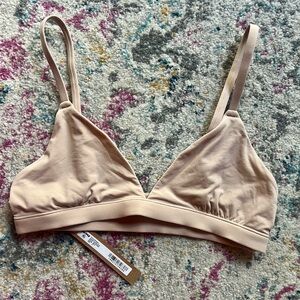 💋☀️🌺SKIMS Fits Everybody Triangle Bralette - Mica🌺☀️💋